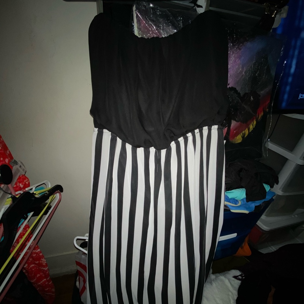 Strapless strips dress